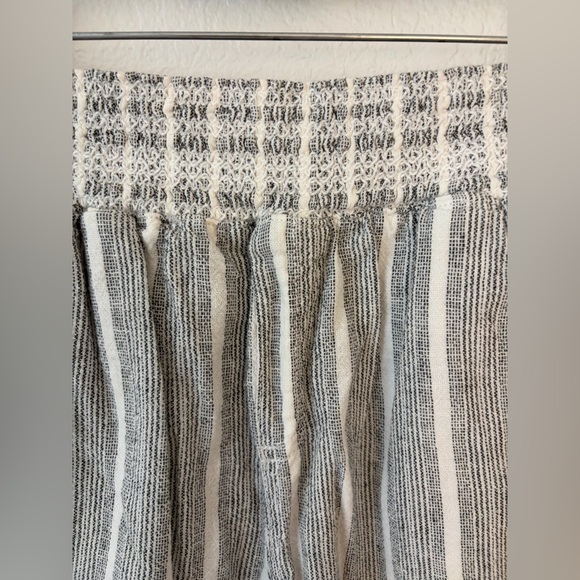 Briggs New York Women's Striped Gray Shorts SZ Small - Picture 4 of 7